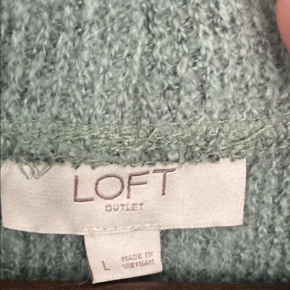 Loft Women's Soft Green Sweater - Picture 2 of 3